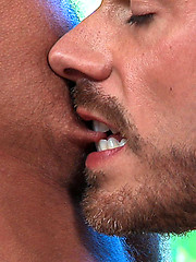 Muscle hunks Darin Hawk and Ty Lebeouf fuck