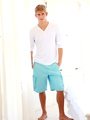 Hot blond jock Dolph Lambert