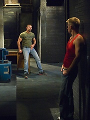 Muscle man Kyle King fucks Cameron Marshall