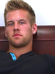 Str8 Hunk Jon Saunders â€“ Dildoâ€™s his Ass for the First Time