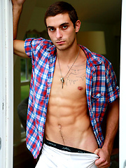 Meet Thick-Dicked Country Boy Dillon Rossi!