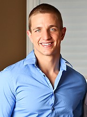 Muscle stud Marcus Mojo fucked by his sexy buddy Johnny Torque