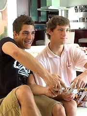 Cute twinks Ariel Vanean and Jack Blue - Condom Free