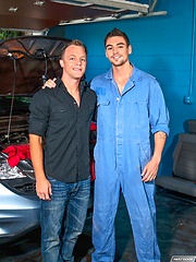 Muscle studs Johnny Torque and Adam Ridge fucking