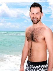 Hairy stud Rich Kelly naked