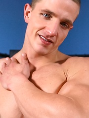 Marcus Mojo - hot muscle athlete