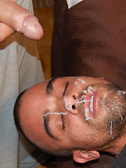 Muscle boys - cum on his face