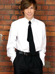 Horny Twinks Sneak Off For A Suck 'N' Fuckfest Bareback Style!