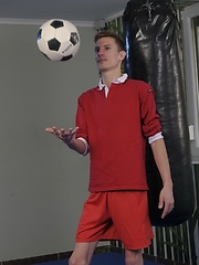 A Raw Session Of Hard Cock Makes Keeping Fit Look A Fuckinâ€™ Doddle!