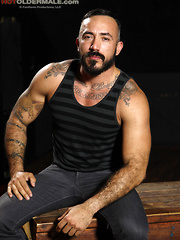 Muscle dude Alessio Romero strokes dick