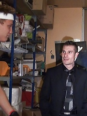 Gay boxing champion Kameron Frost bangs stallion Picwik in the ass