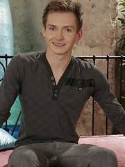 Benjamin Dunn Gives This Would-Be Star A Hard Ass-Stretching & A Full-On Facial!